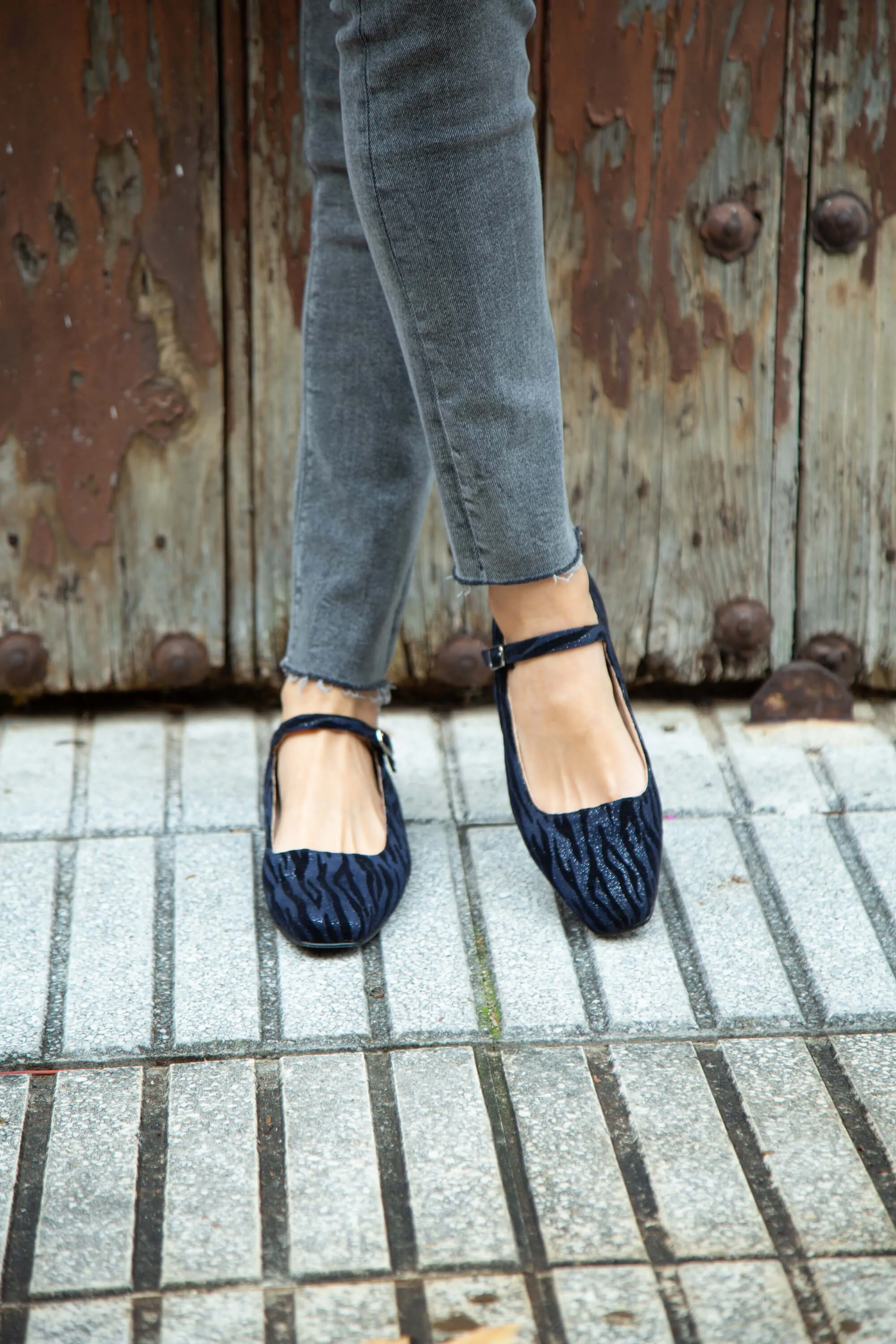 Zebra Vegan Velvet Striped Pumps | Navy