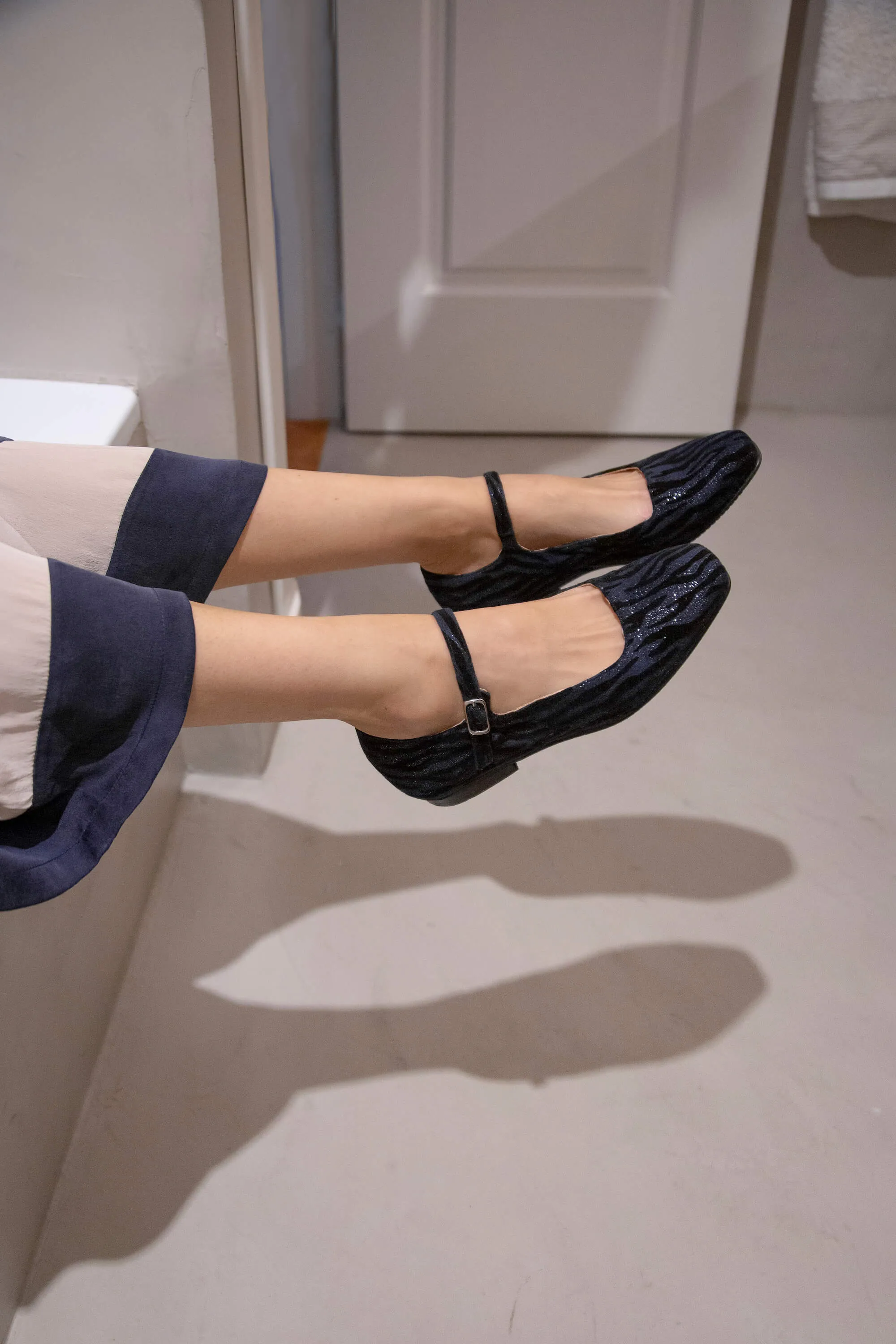 Zebra Vegan Velvet Striped Pumps | Navy